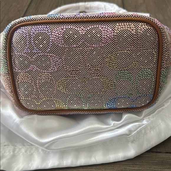 NWT Coach Kisslock Frame Bag 16 In Crystal Signature Jacquard In Hand - Picture 6 of 7